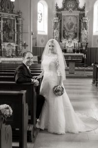 Hochzeitsfotografie Brautpaar in der Kirche