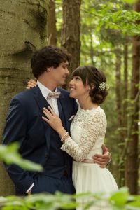 Hochzeitsfotografie Brautpaar im Wald